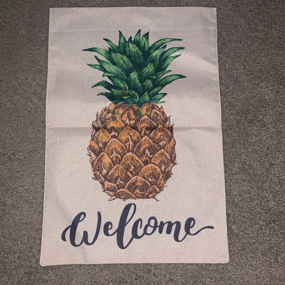 Pineapple Welcome Flag, 12” x 18” - Picture 1 of 2